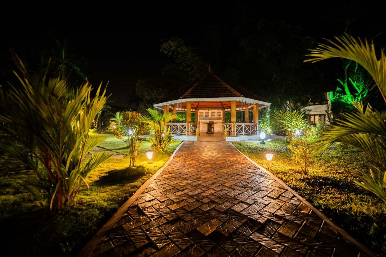 Nihara Resort And Spa Cochin Kochi Eksteriør billede