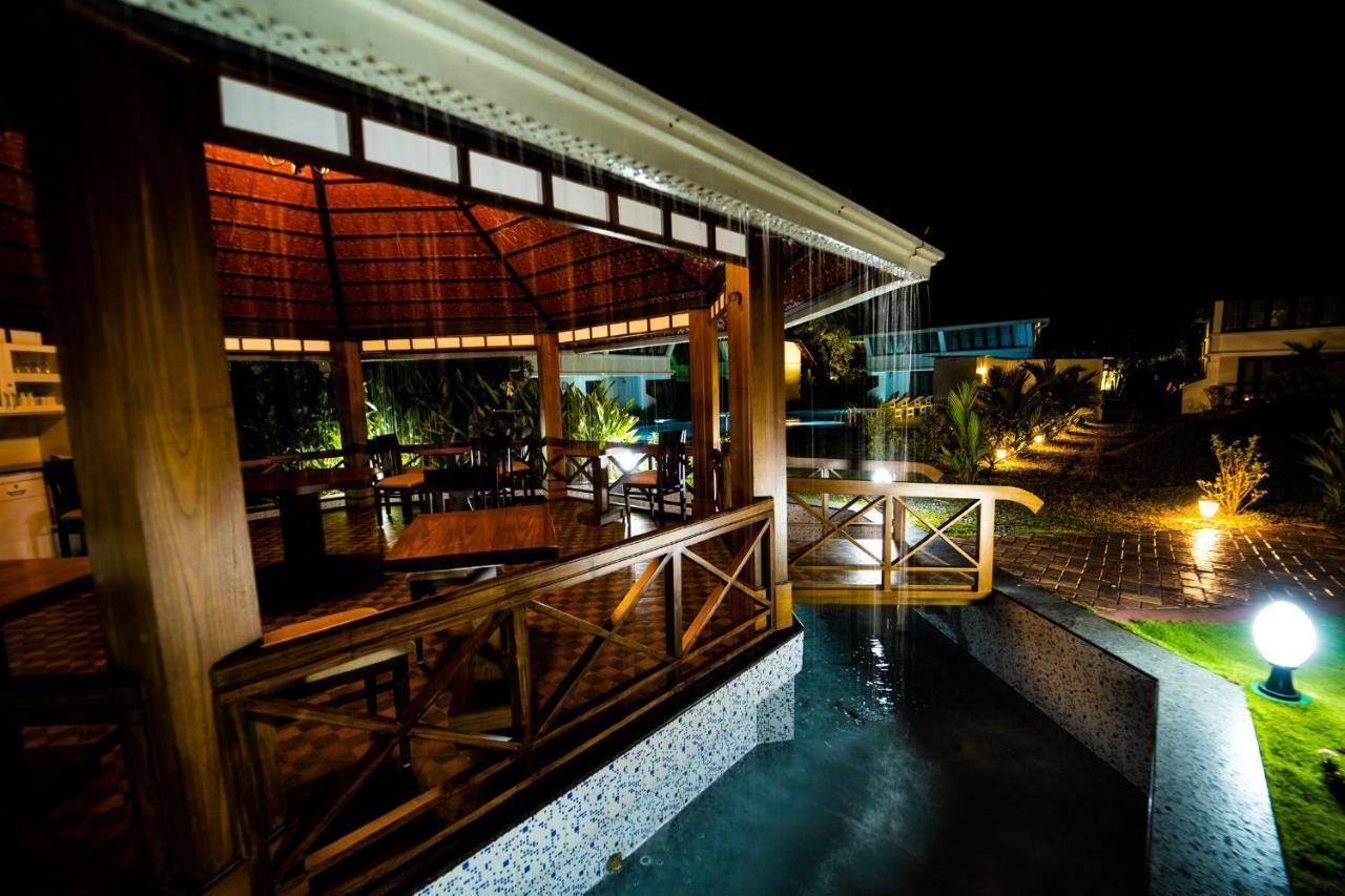 Nihara Resort And Spa Cochin Kochi Eksteriør billede