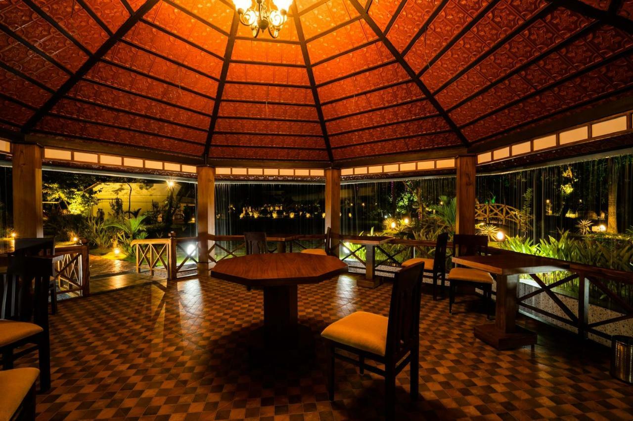 Nihara Resort And Spa Cochin Kochi Eksteriør billede