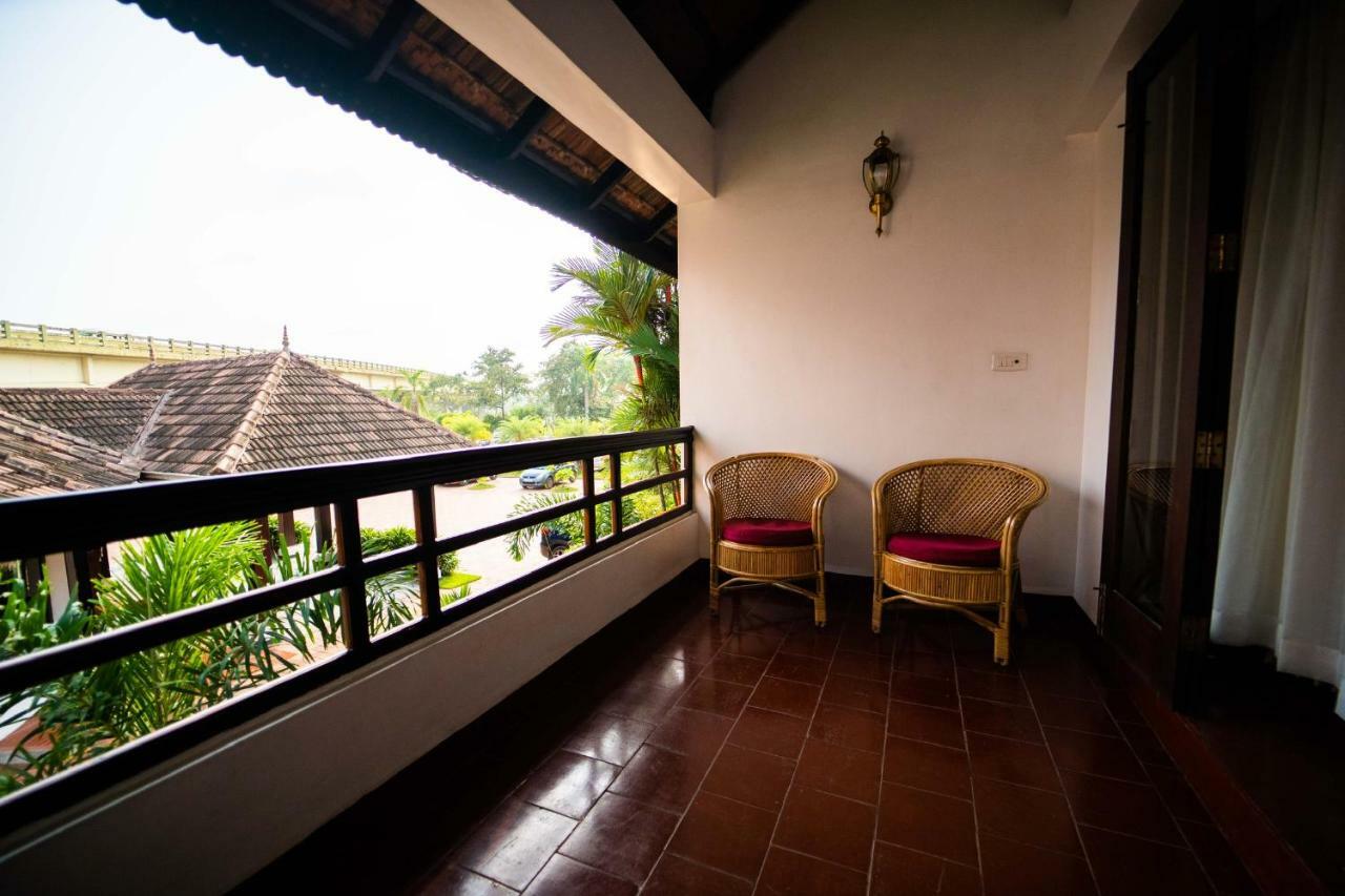 Nihara Resort And Spa Cochin Kochi Eksteriør billede