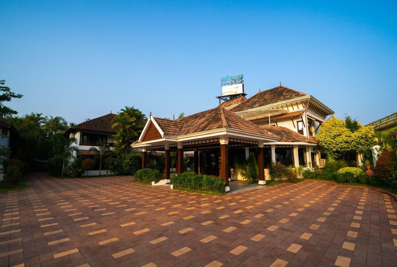 Nihara Resort And Spa Cochin Kochi Eksteriør billede