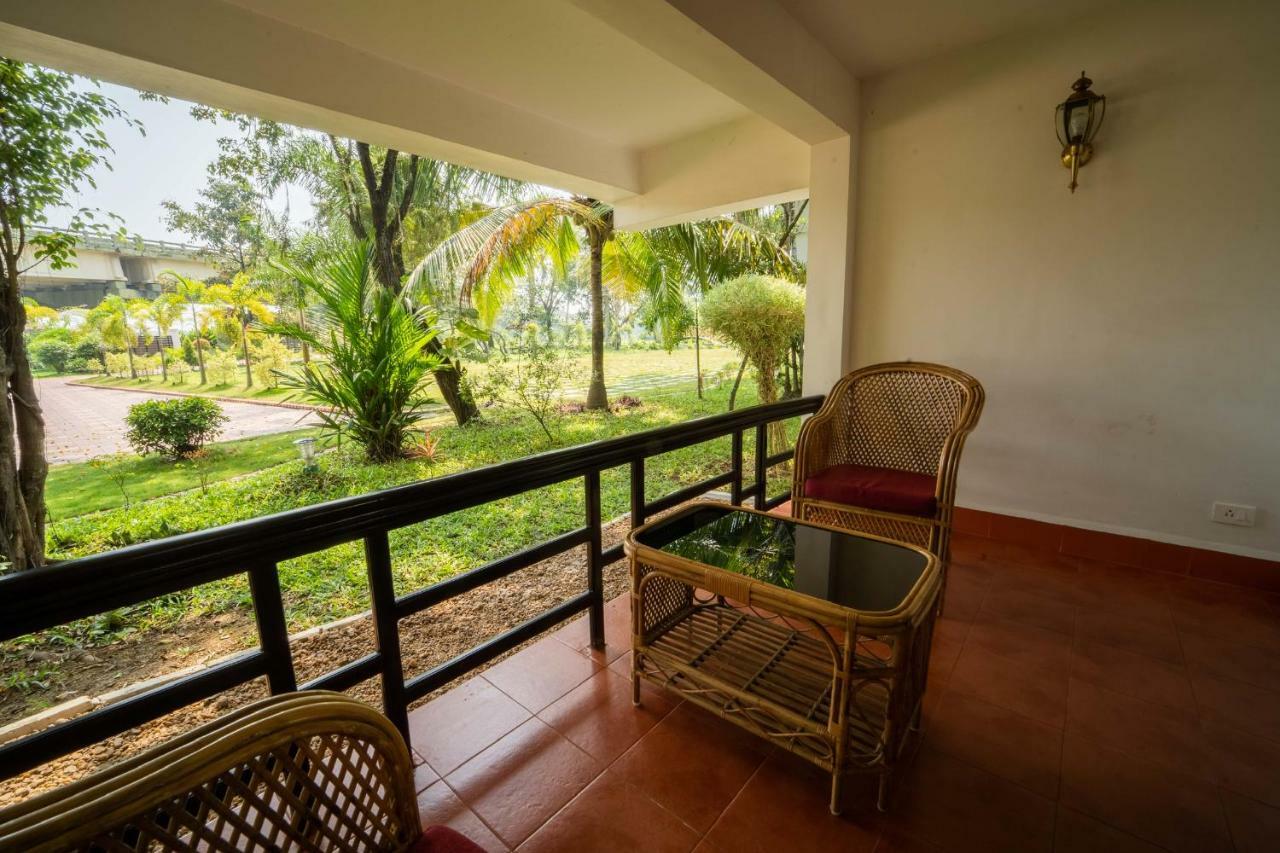 Nihara Resort And Spa Cochin Kochi Eksteriør billede